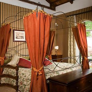 Kamer met een King Size Bed
